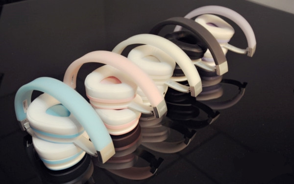 RAPOO雷柏S700藍(lán)牙立體聲NFC耳機 RAPOO雷柏S700藍(lán)牙立體聲NFC耳機